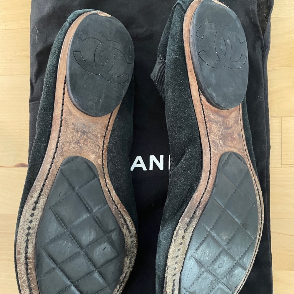 Vintage Chanel Flats - Picture 2 of 3
